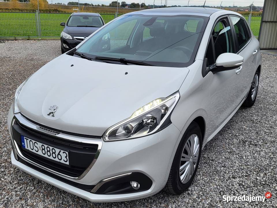 Peugeot 208 2016 Rok 1.2 benzyna*NAVI*Panorama*