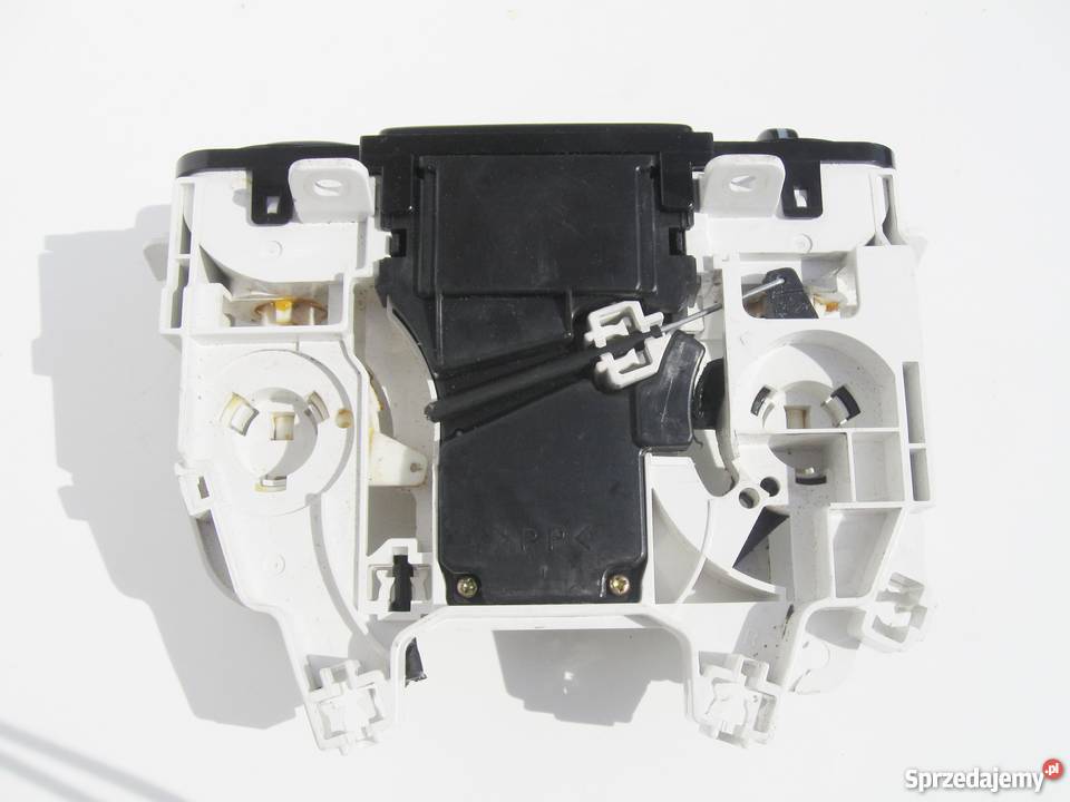 Panel sterowania klimatyzacji MAZDA 323 F BJ Szczecinek sprzedam