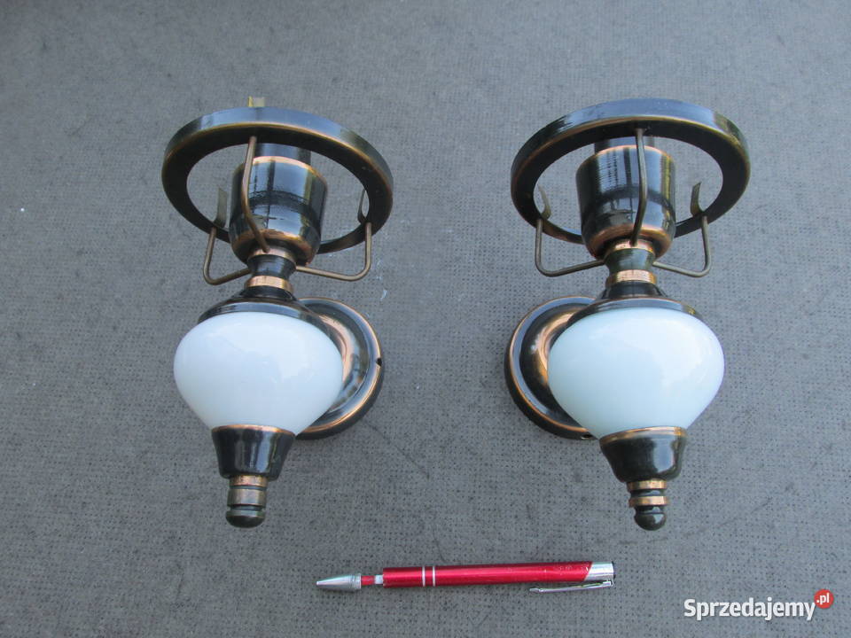 Dwa kinkiety z 1982 roku stylizowane na stare małopolskie Kraków