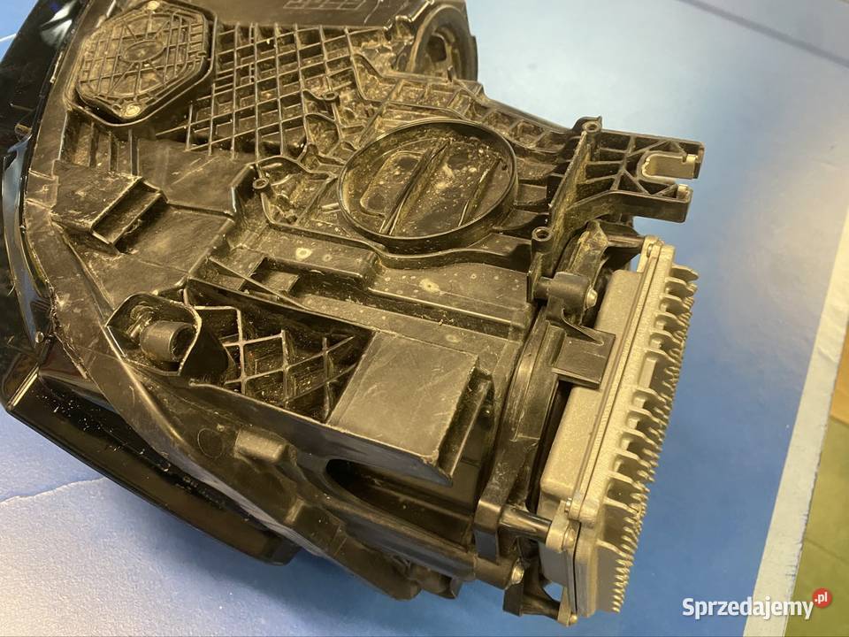 Reflektor AUDI A8 D4 LIFT Lampa Prawa DRL FULL Motoryzacja sprzedam