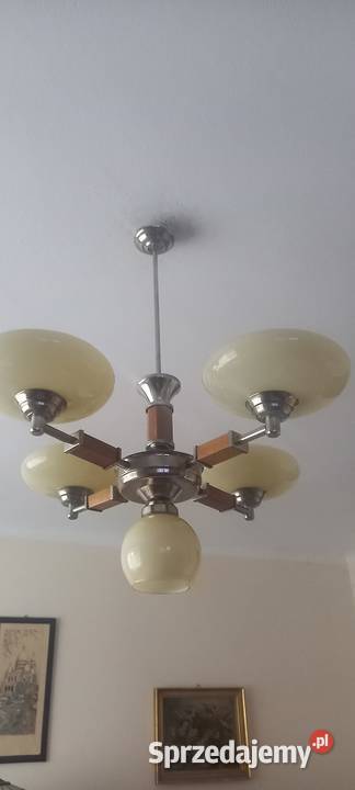 Czteroramienny żyrandol z kloszami w stylu Art Skierniewice