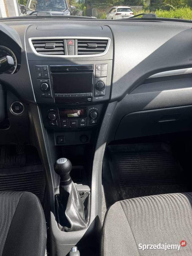 Suzuki Swift 12 Benzyna 2011r manualna Białystok