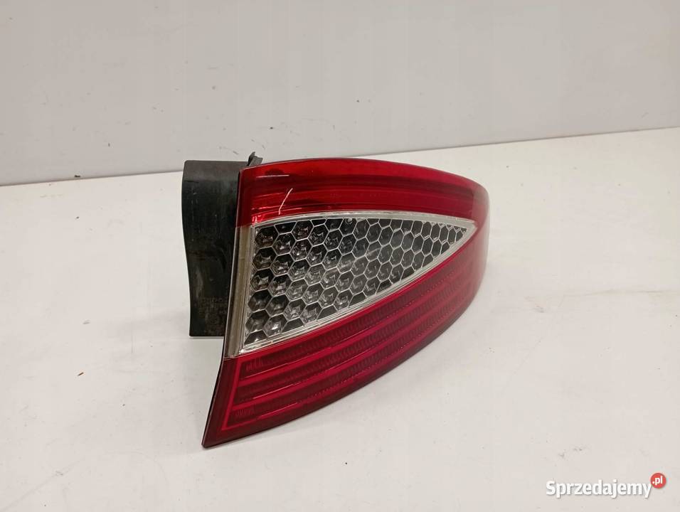 LAMPA TYŁ PRAWA 5D HB EUROPA Ford Mondeo Mk4