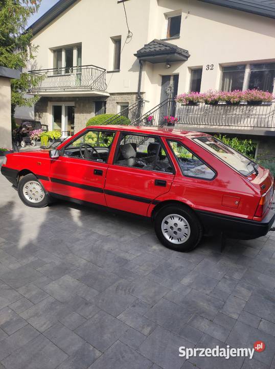 Polonez Caro wąskie Caro pierwsza seria kujawsko-pomorskie Toruń