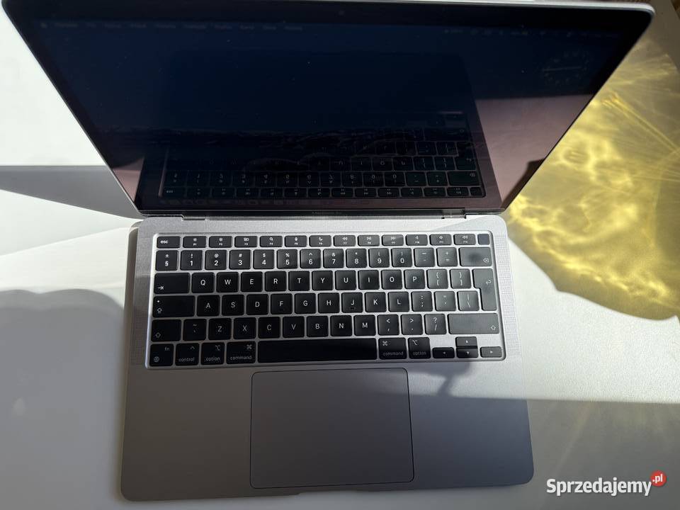 Macbook Air M1 idealny stan sprzedam nowości w Konstantynów Łódzki sprzedam