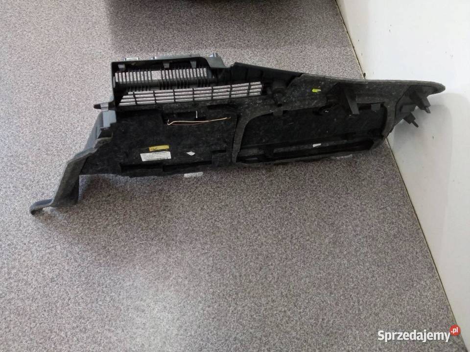 TAPICERKA BOCZEK BAGAŻNIKA LEWY PRAWY TYŁ KPL sprzedam