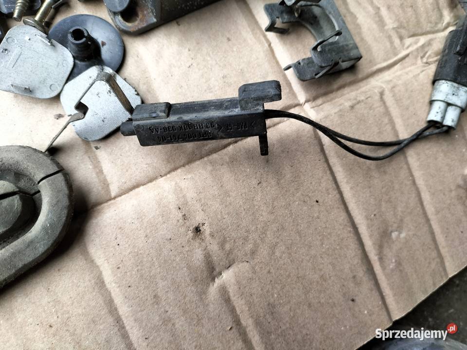 FORD MONDEO MK1 MK2 OSŁONA ZAŚLEPKA ZATRZASK osobowe