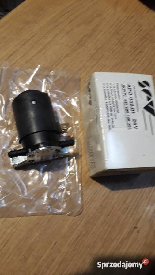 Pompka spryskiwacza 24V czeska Lublin