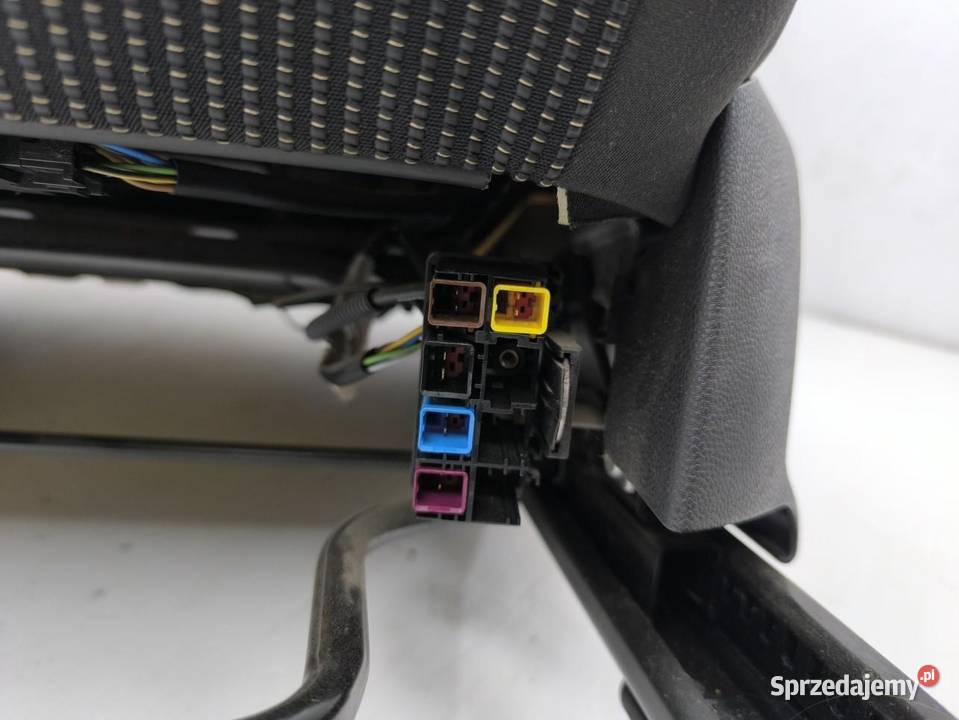 FOTEL KIEROWCY LEWY PRZÓD GRZANY 5D FORD FIESTA sprzedam