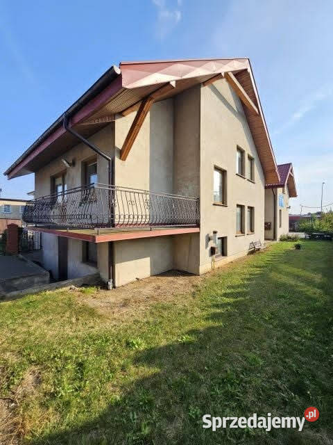 REPREZENTACYJNY KOMPLEKS MIESZKALNOUSŁUGOWY