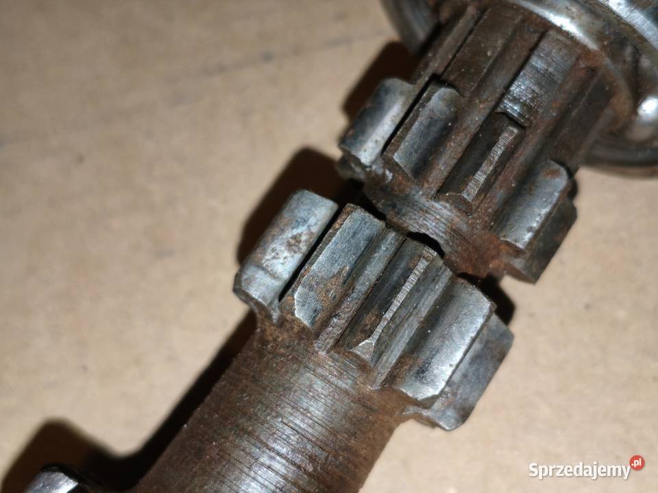 Wałek skrzyni biegów że wstecznym biegem Dniepr Leszno