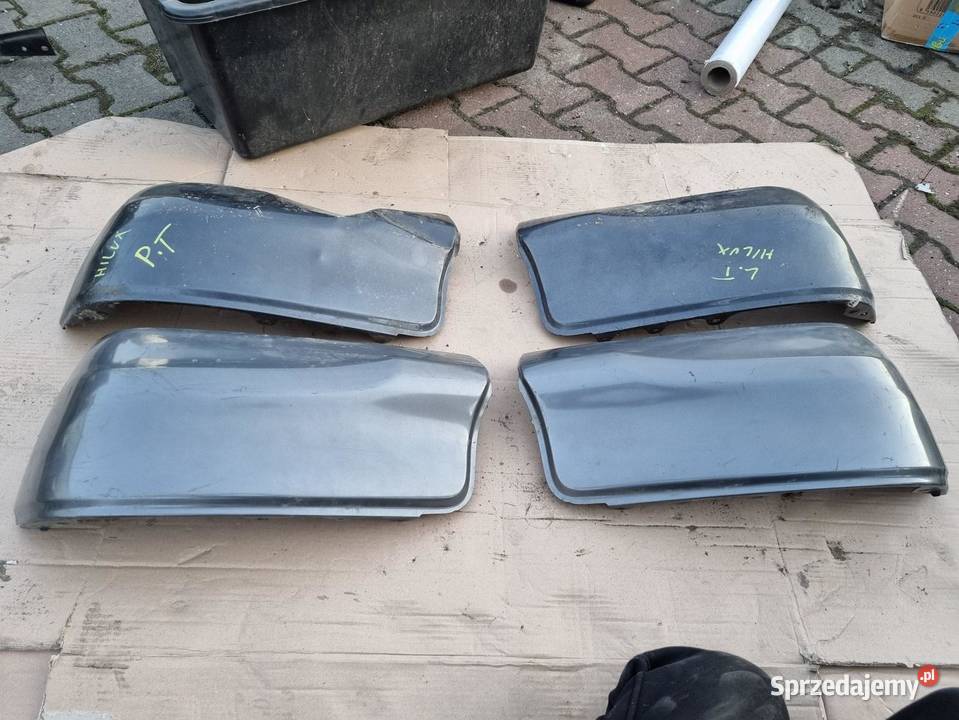 NAROŻNIK ZDERZAKA PRAWY TYŁ TOYOTA HILUX VIII