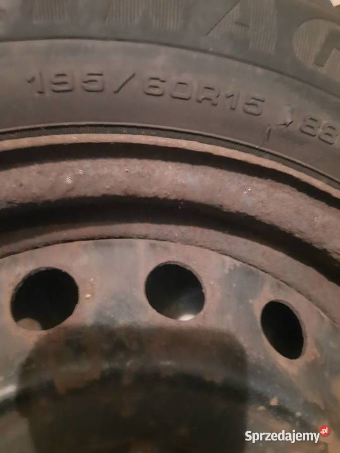 Zimowe opony goodyear na felgach śruby montażowe Warszawa