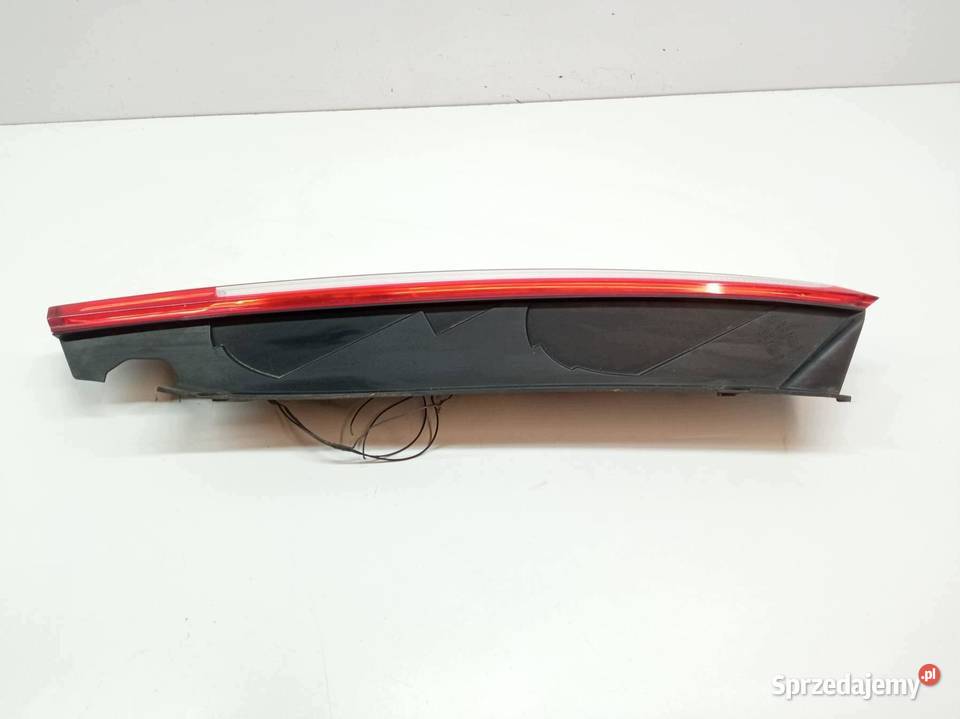LAMPA TYŁ PRAWA 5D HB LIFT 8M5113404A Ford Focus
