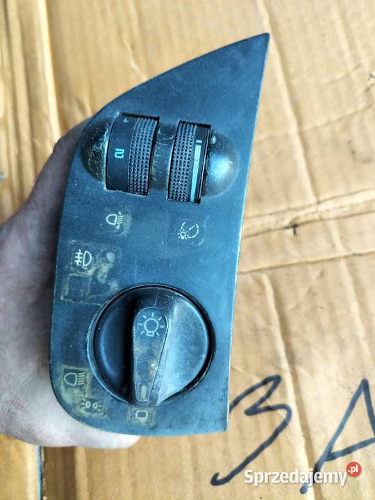 WŁĄCZNIK PRZEŁĄCZNIK ŚWIATEŁ VW Polo 6N Wyposażenie wnętrza Kamień-Kolonia