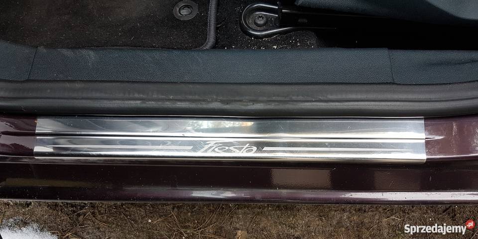 Ford Fiesta Titanium Platinium Morello metalic