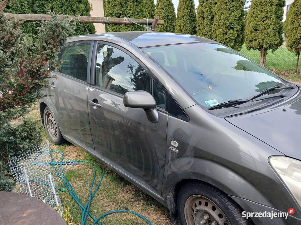 Sprzedam Toyotę corolla verso z uszkodzonym Grabianów