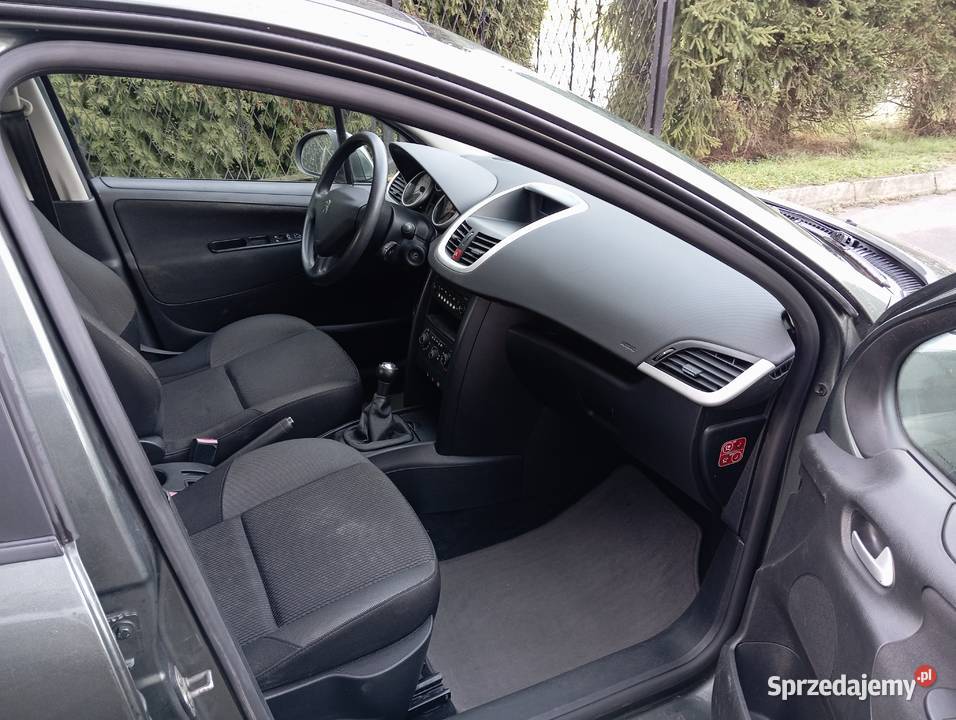 Peugeot 207 14 benzyna 89 przebiegu