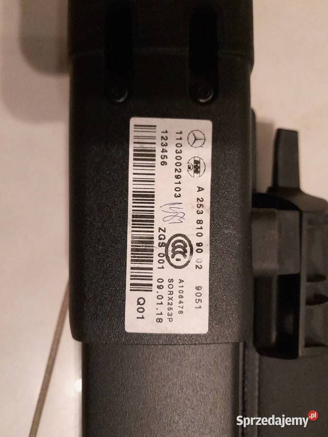 Roleta bagaznika mercedes 253 A2538109002