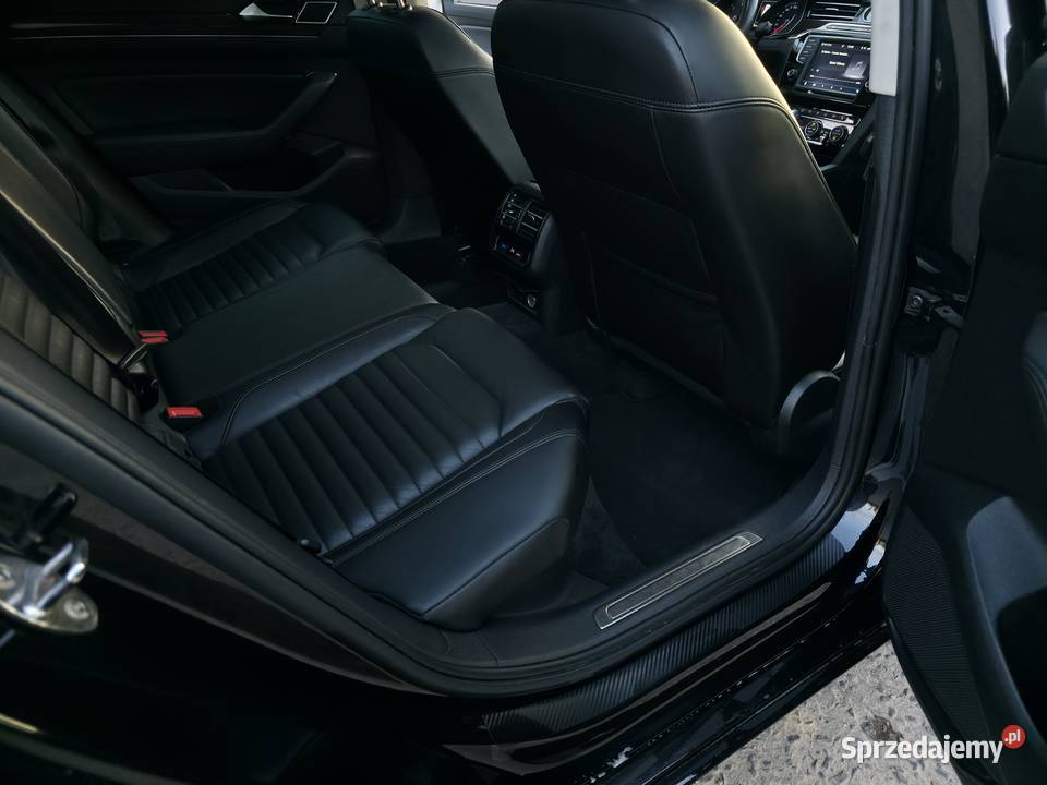 Volkswagen Passat Bogate wyposażenie idealny Rok produkcji 2017 Jastrzębie-Zdrój