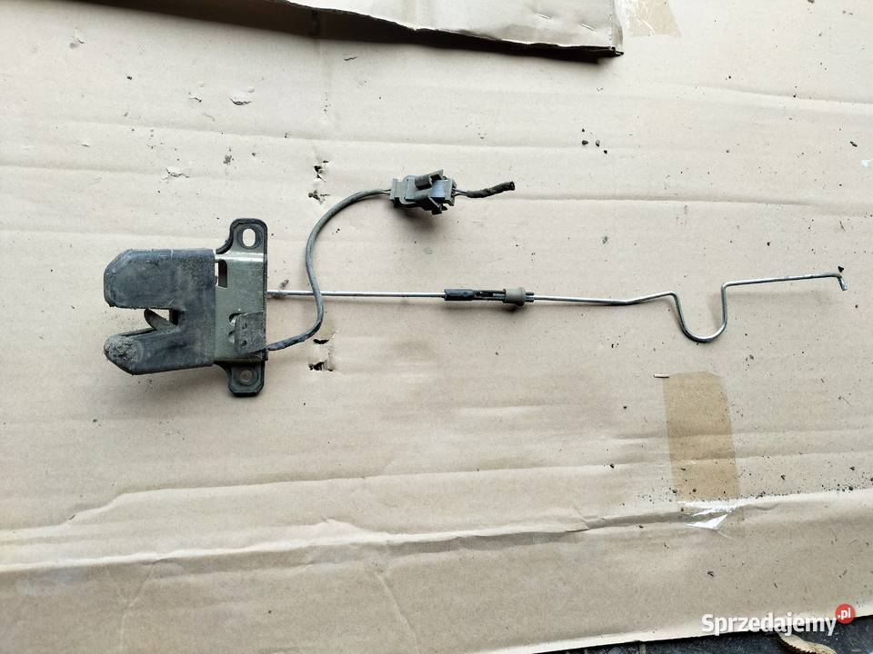 Audi 80 B4 80B4 ZAMEK KLAPY BAGAŻNIKA SEDAN Kamień-Kolonia