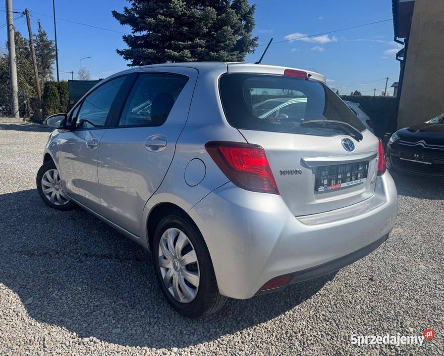Toyota Yaris 15 Hybryda Comfort 75 2016r Nisko sprzedam