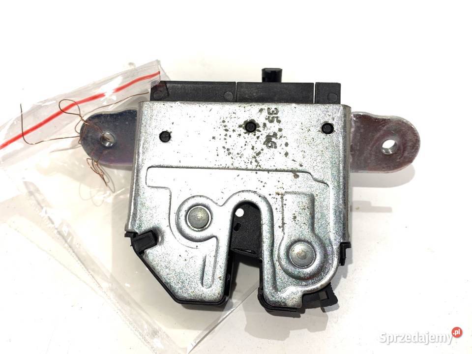 ZAMEK KLAPY TYŁ OPEL CORSA E Hatchback 39021416 osobowe