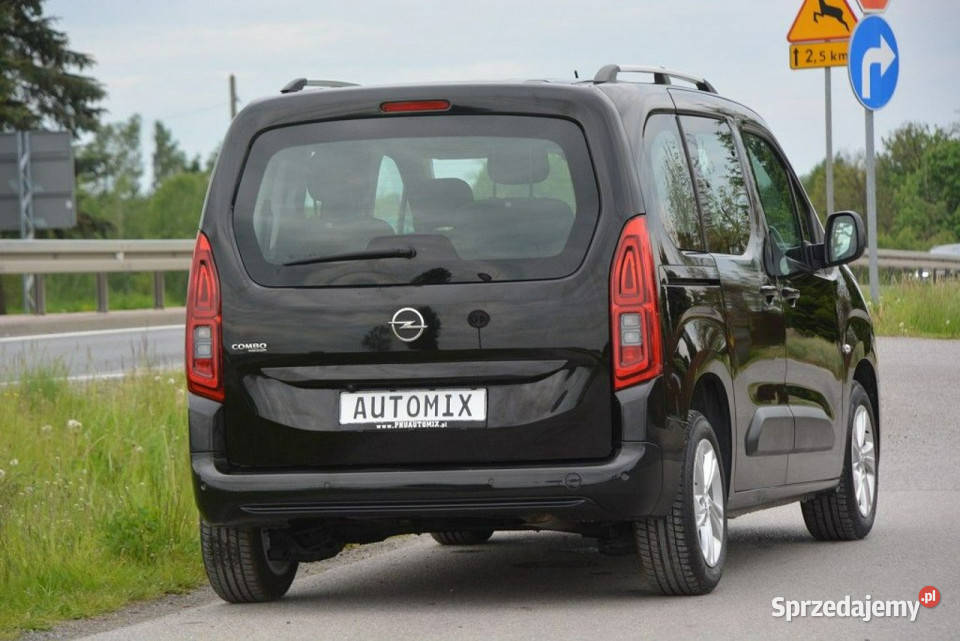 Opel Combo 12 Turbo 7 osobowy nawi led kamera Combo Opel Sędziszów Małopolski