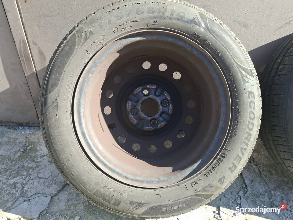 Felgi stalowe 14 Toyota Yaris z oponami letnimi Katowice sprzedam