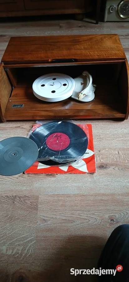 Stary gramofon w obudowie drewnianej Kraków