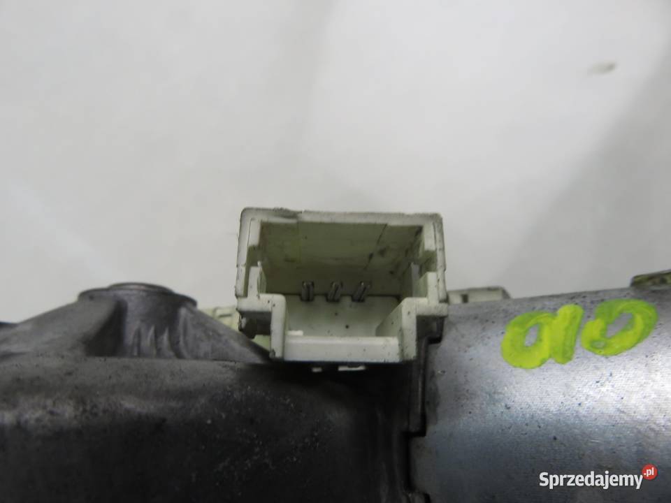 SILNICZEK WYCIERACZKI TYŁ RENAULT TRAFIC II