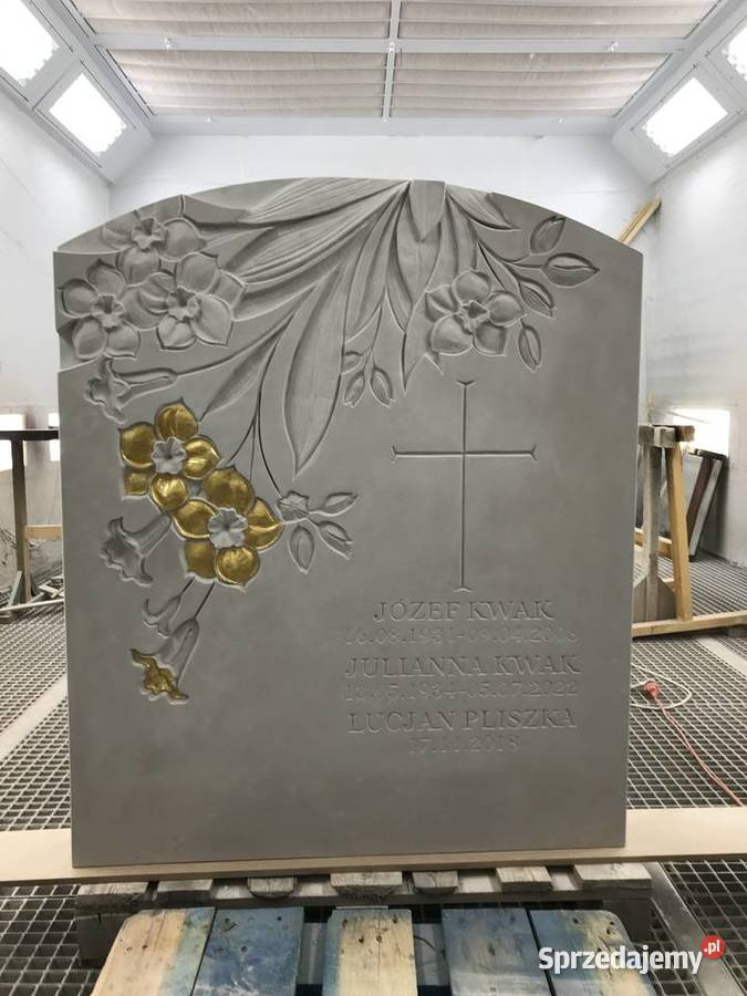 nagrobki i obeliski z piaskowca Szydłowiec