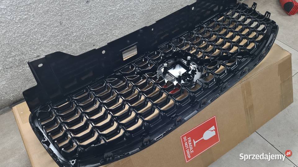 Grill atrapa znaczek logo Volvo XC60 II OEM 2126 Lelis