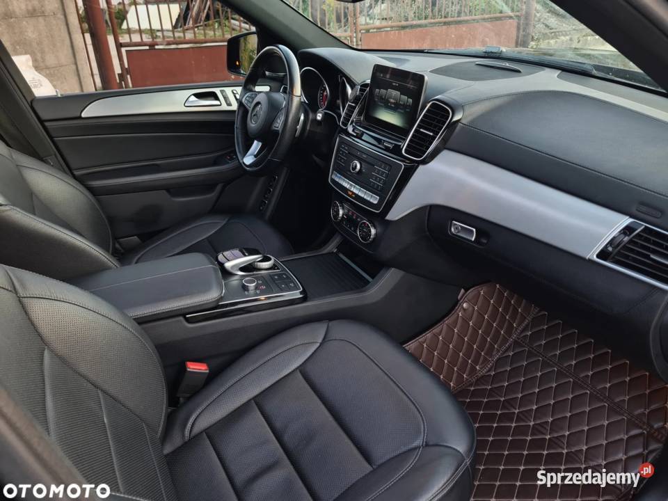 Salon FV23 22 AMG Panorama Dociągi 7 osób automatyczna Łódź