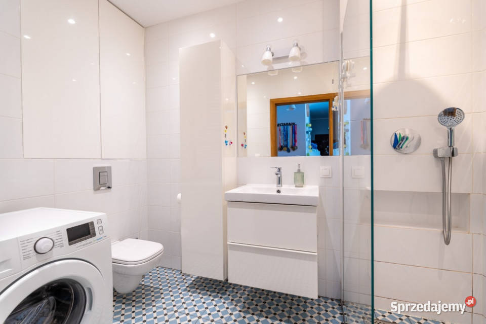 Avia 56m2 komórka i garaż Sprzedaż