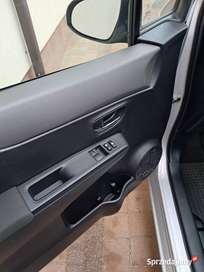 Sprzedam Toyota Yaris III 133 benzyna Salon klimatyzacja