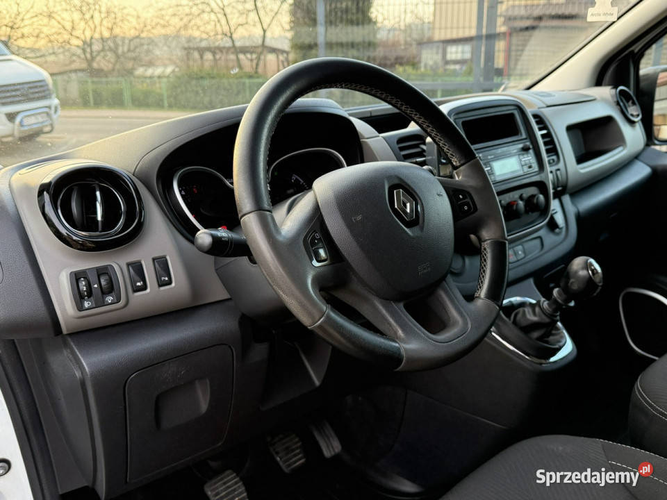 Renault Trafic brygadówka salon Polska6osobowy przyciemniane szyby Dąbrowa