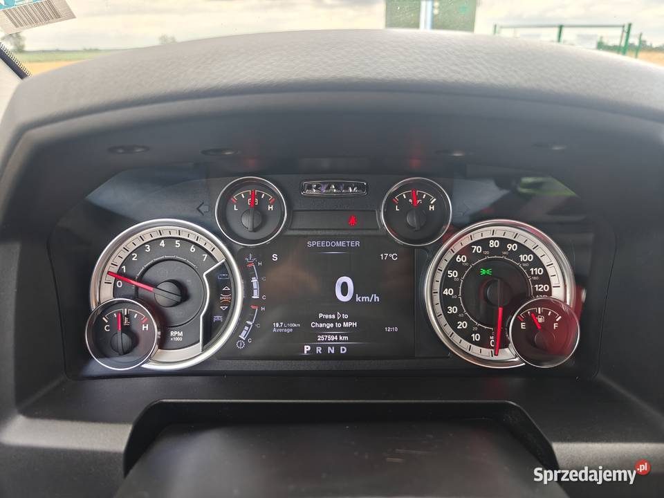 Dodge Ram 57 HEMI LPG 4x4 gniazdo USB Chodecz