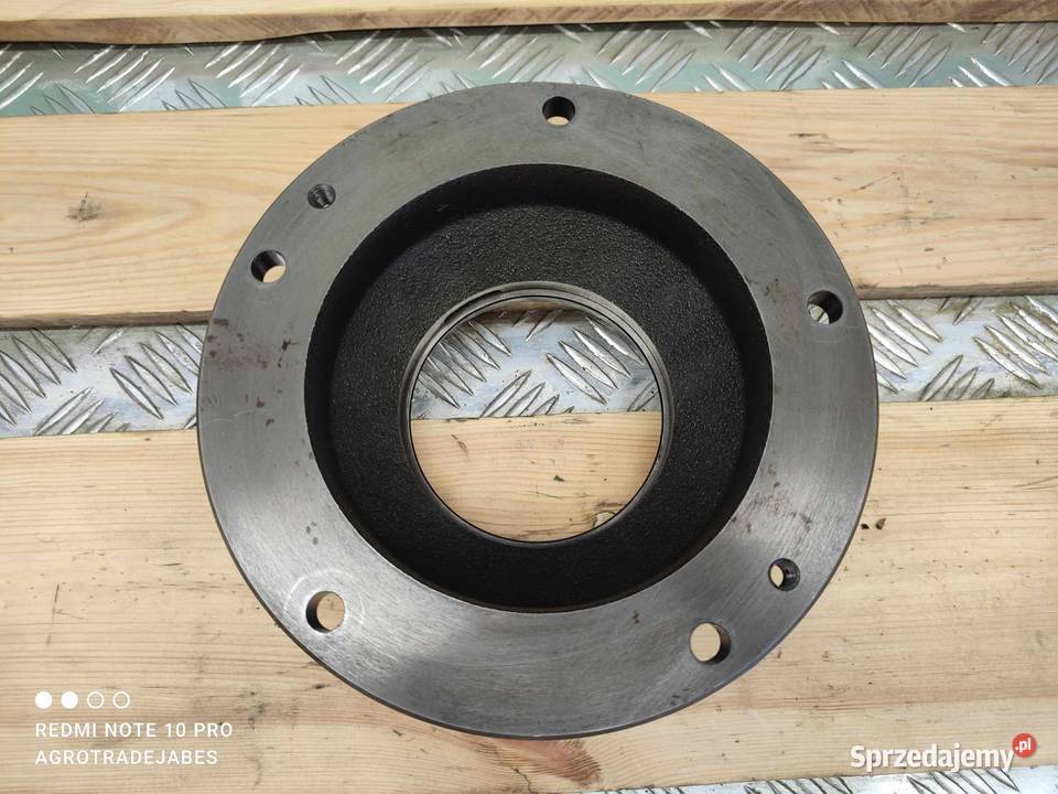 Obudowa łożyska John Deere 6300 L77138 Wilkowo