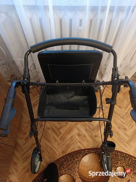 Chodzik z siedziskiem