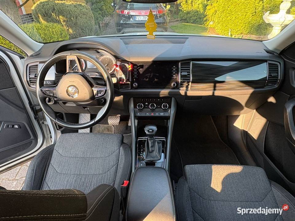 Sprzesam samochod Skoda Kodiaq 2018 r15 tsi DSG gniazdo USB Trzciel