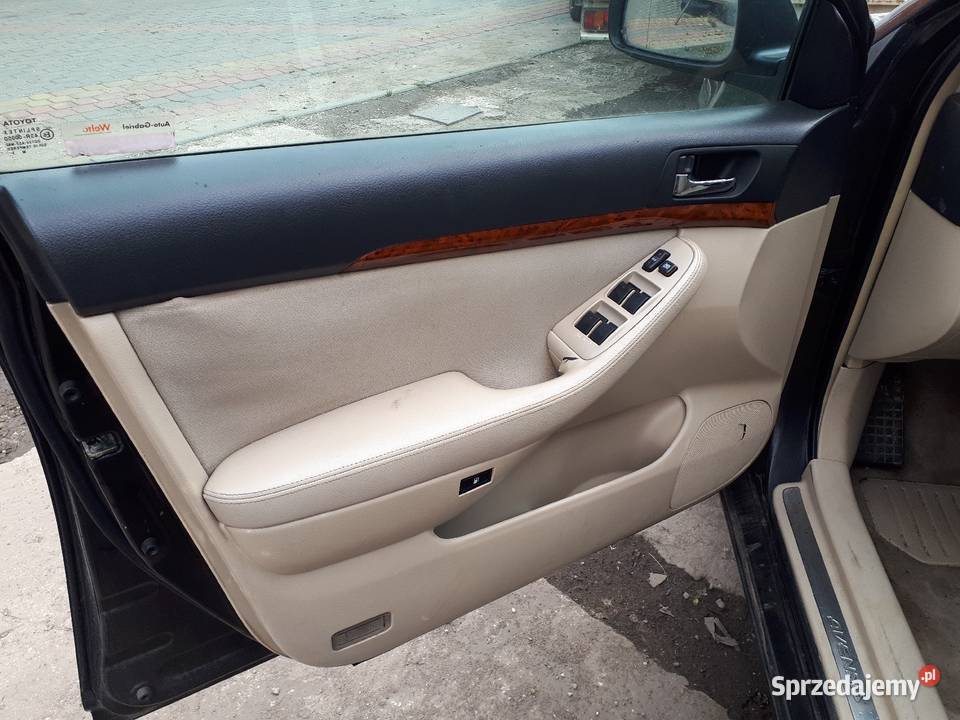 Wnętrze fotele kanapa boczki Podgrzewane Avensis