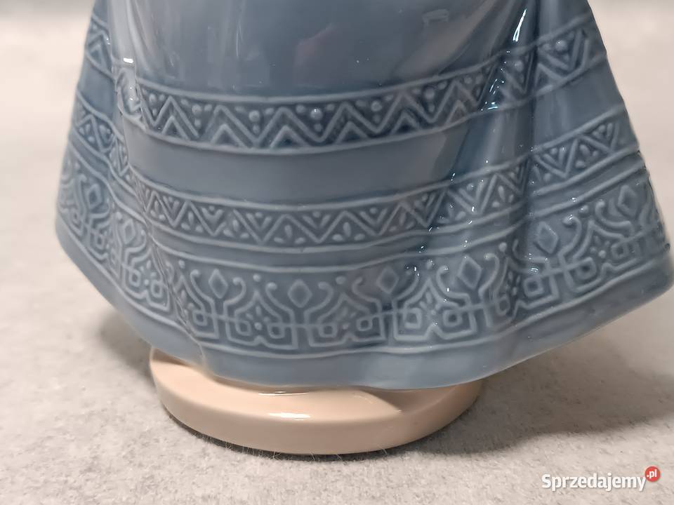 LLADRO seria NAO 359 Porcelanowa Figura Chiquita Zakopane
