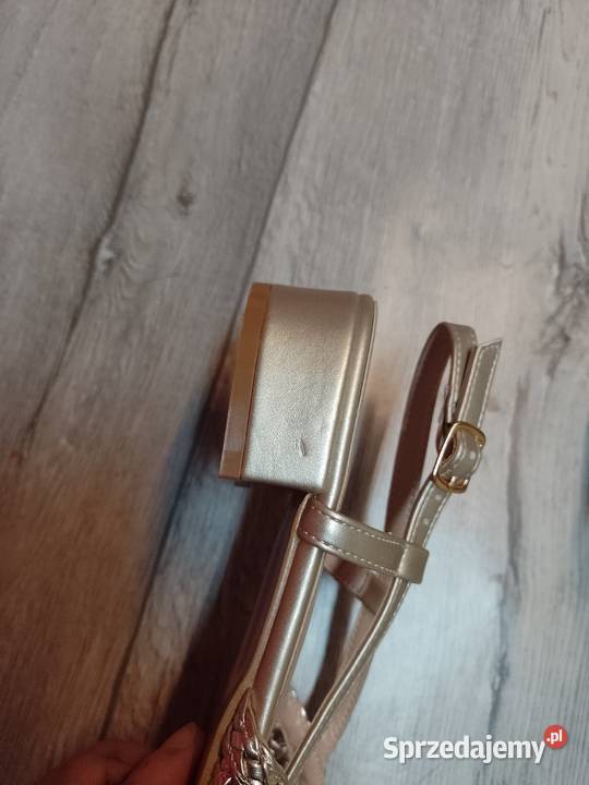 38 Złote plecione czółenka wieczorowe z odkrytą Obuwie