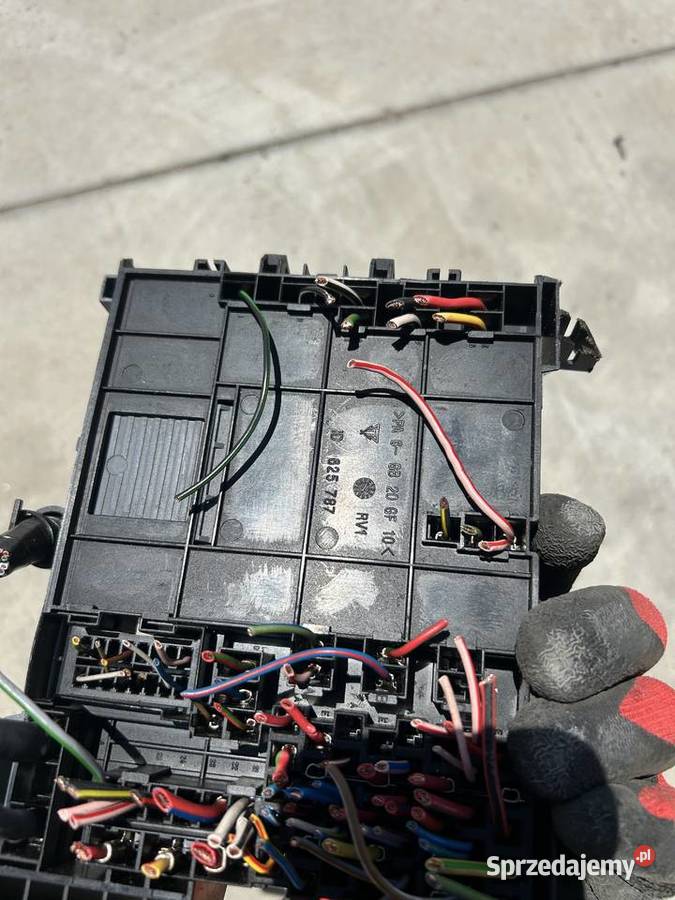 Skrzynka bezpieczników 000 1683 V001 Smart Skrzynki bezpieczników Bodzentyn sprzedam