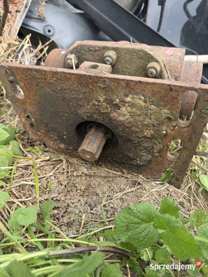Przekładnia kątowa duża przełożenie 115 wyjścia Krotoszyn sprzedam