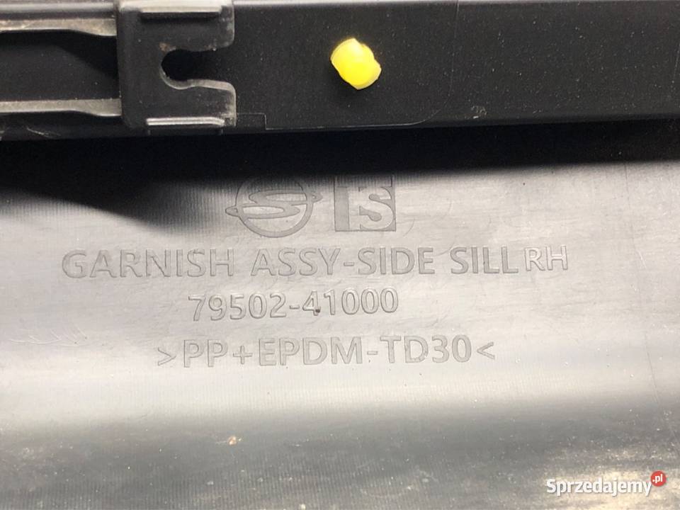 LISTWA PROGOWA PRAWY SSANGYONG TORRES Crossover