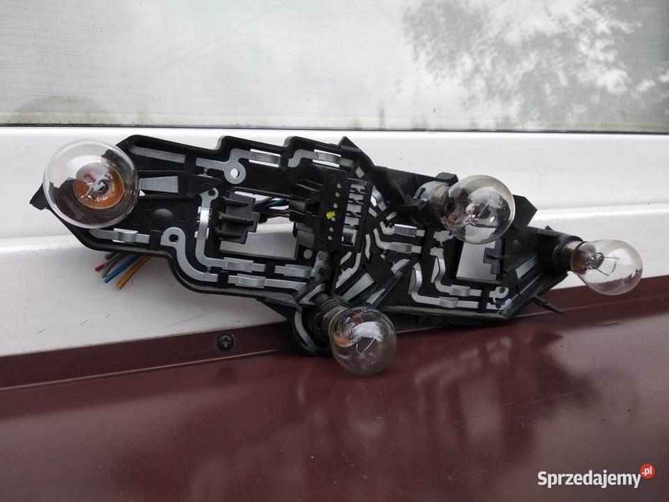 Peugeot 307 hatchback wkład oprawka lampy tył osobowe