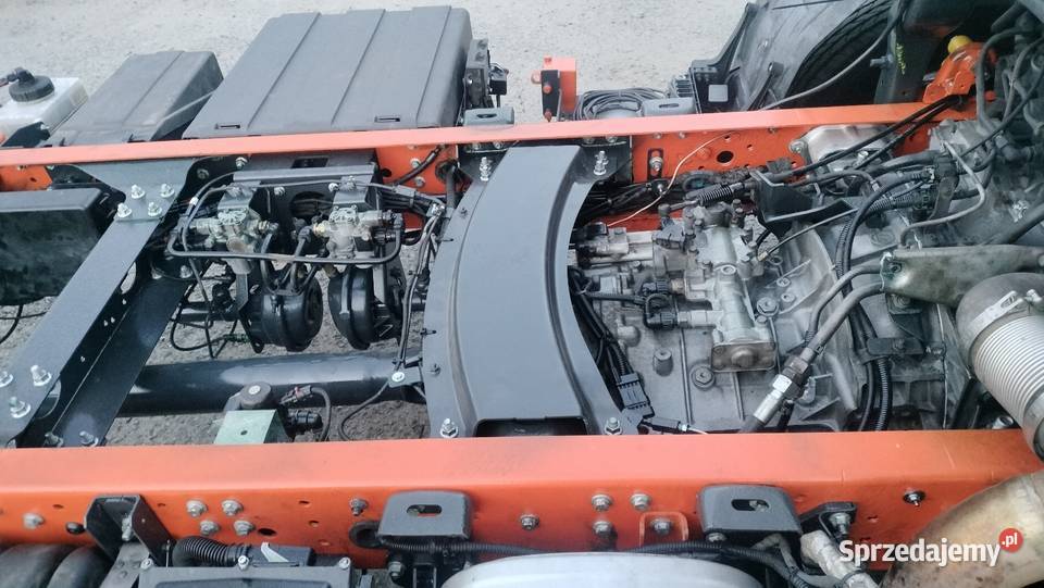 Iveco 100e18 auto laweta pomoc drogowa specjalny nie