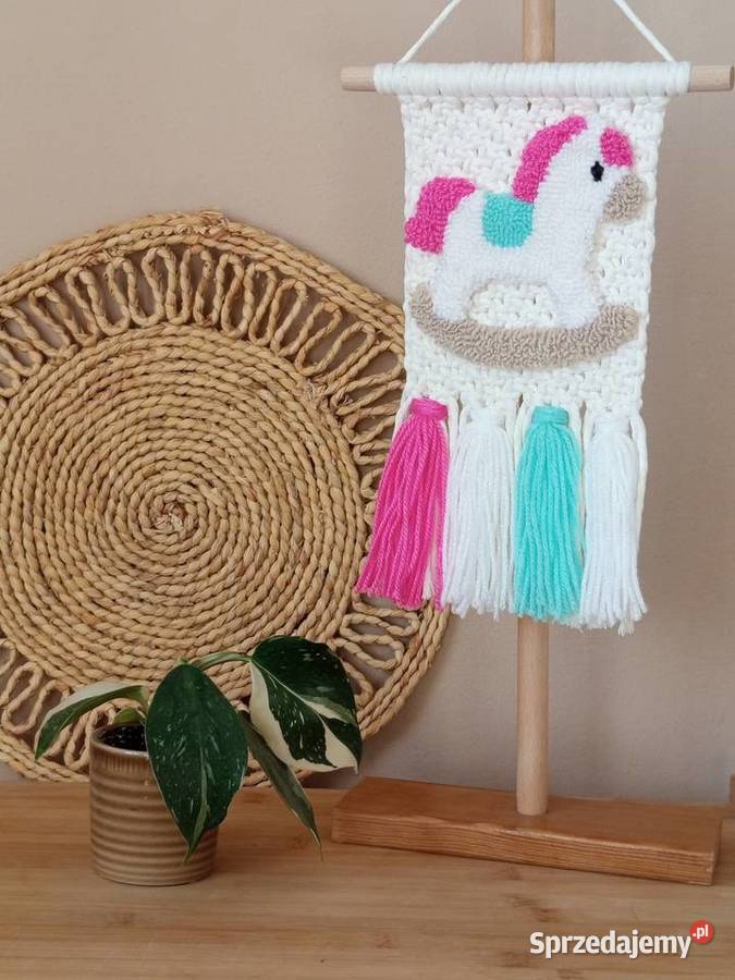 Makatka makrama konik na biegunach Antyki, Sztuka, Kolekcje mazowieckie Józefów